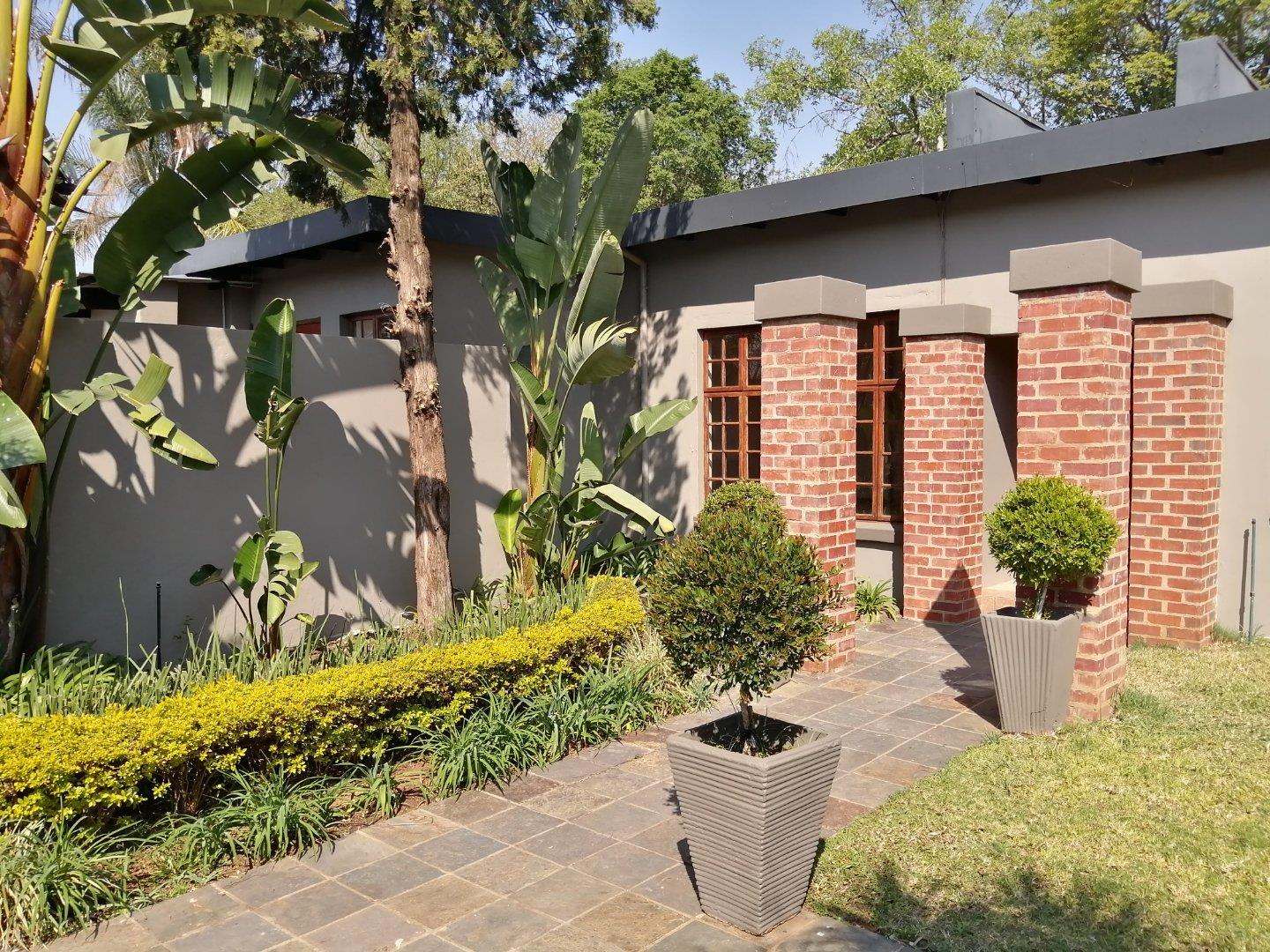 6 Bedroom House for sale in Murrayfield P24111711260