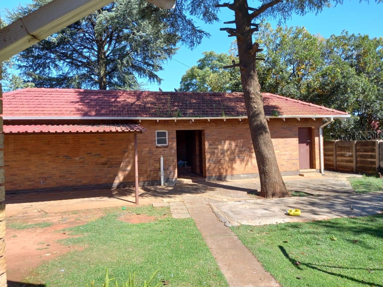 3 Bedroom House for sale in Carletonville Central P24111722107