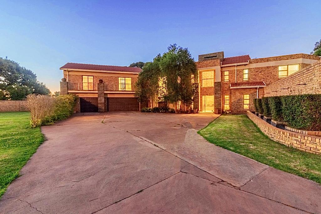 9 Bedroom House for sale in Pomona P24111724114