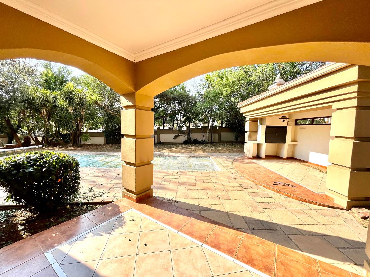 3 Bedroom House to rent in Blue Valley Golf Estate P24113770187