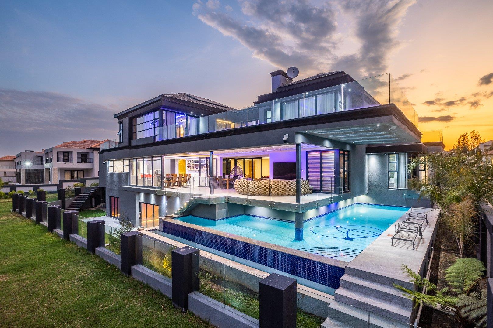 7 Bedroom House for sale in Blue Valley Golf Estate P24111737638