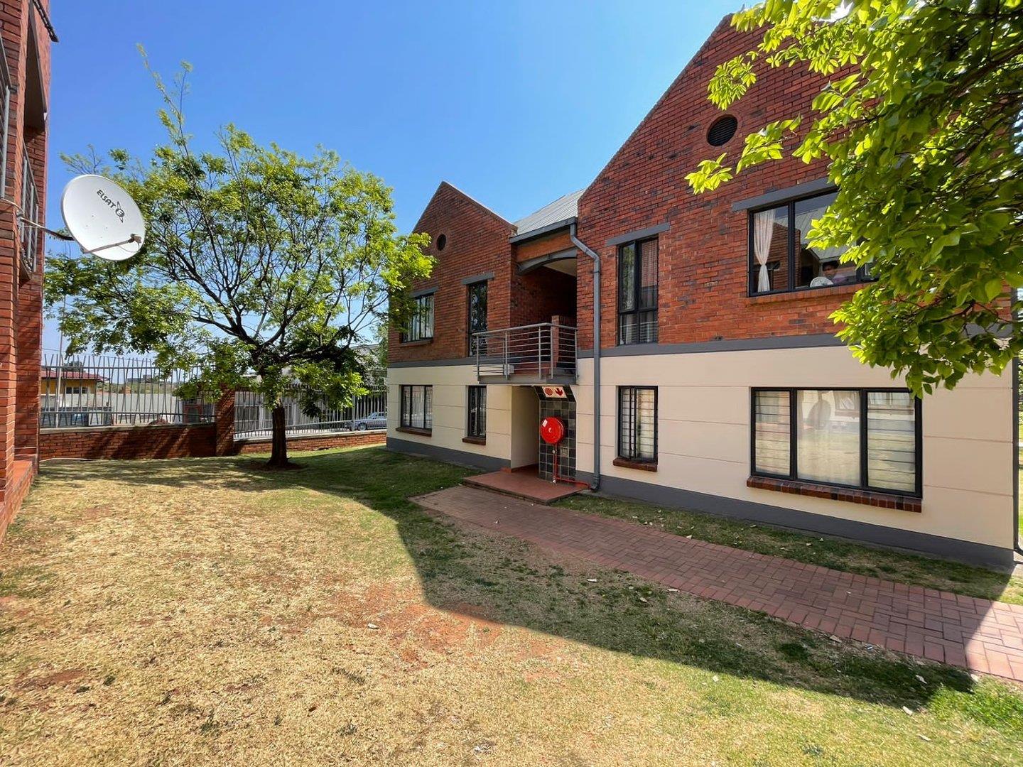 2 Bedroom Apartment / flat for sale in Auckland Park P24111740249