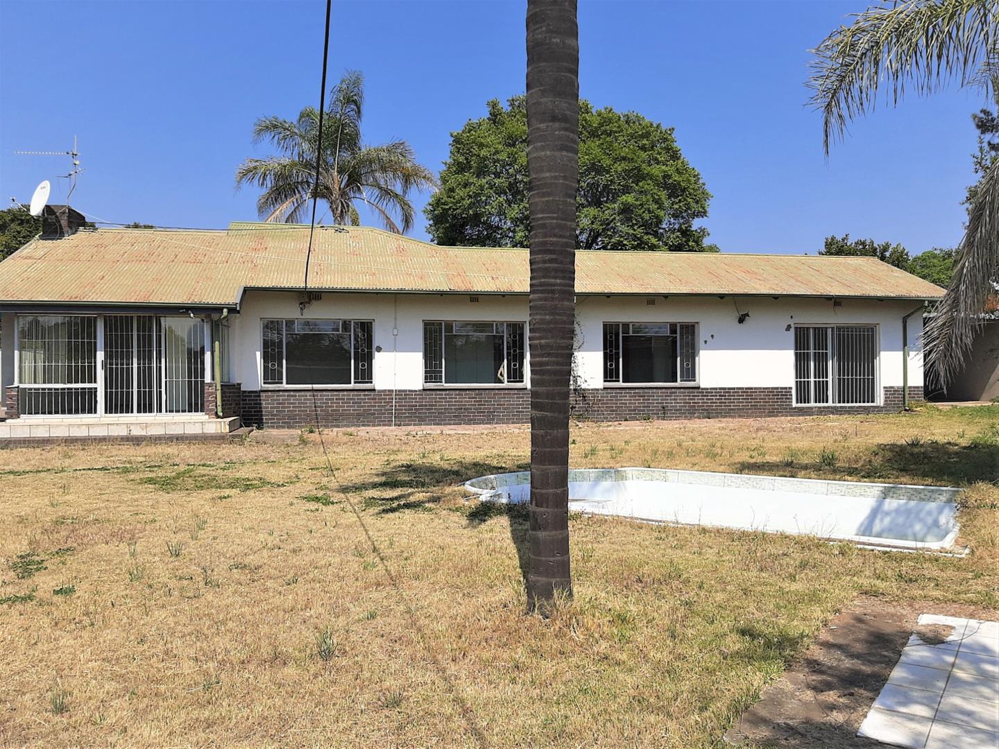 3 Bedroom House for sale in Menlo Park P24111750480