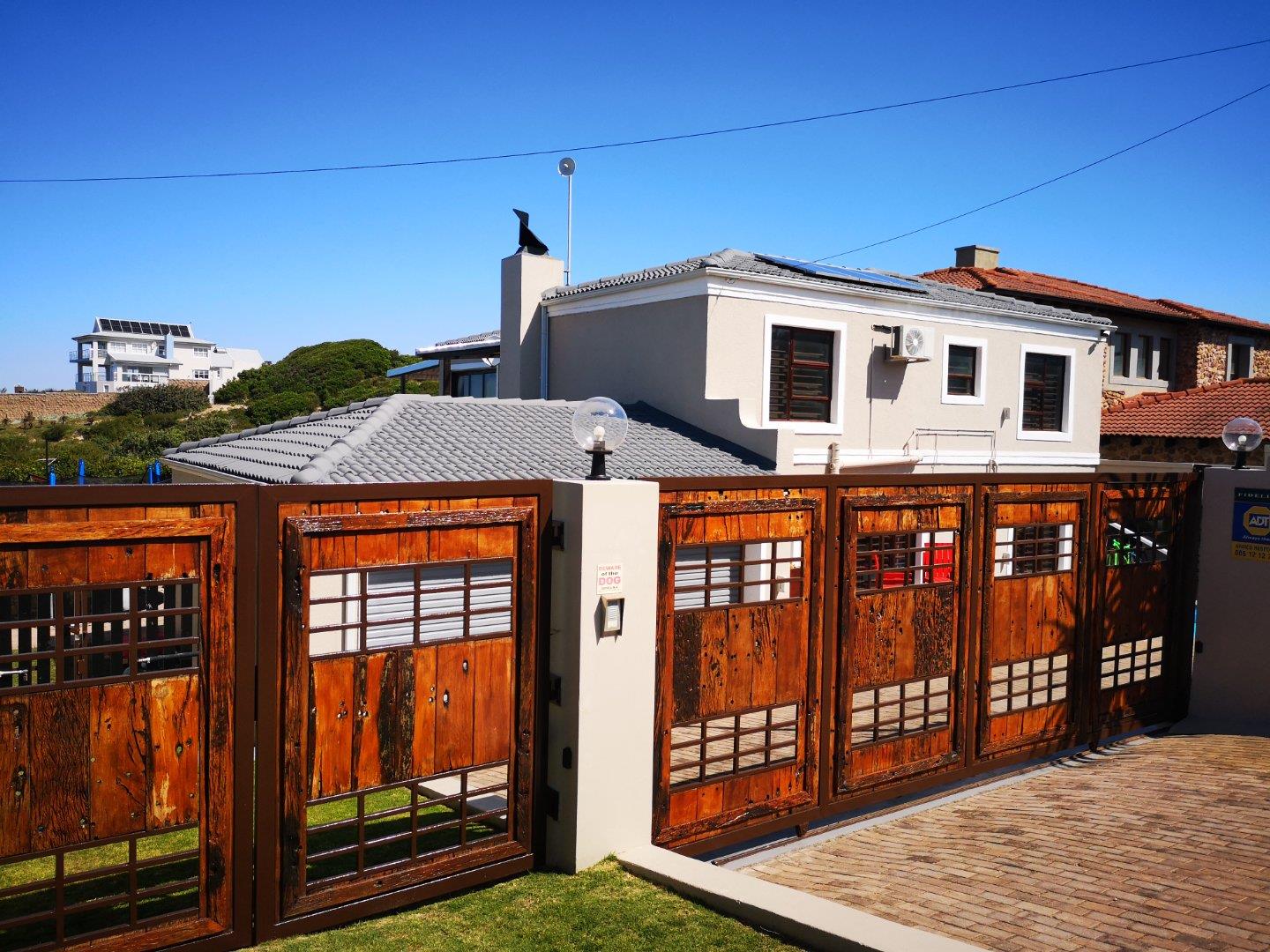 5 Bedroom House for sale in Paradise Beach P24111751443