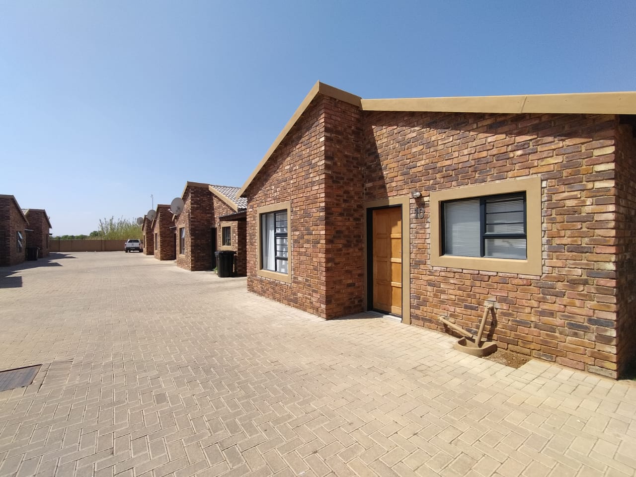 2 Bedroom Townhouse for sale in Baillie Park P24110752917