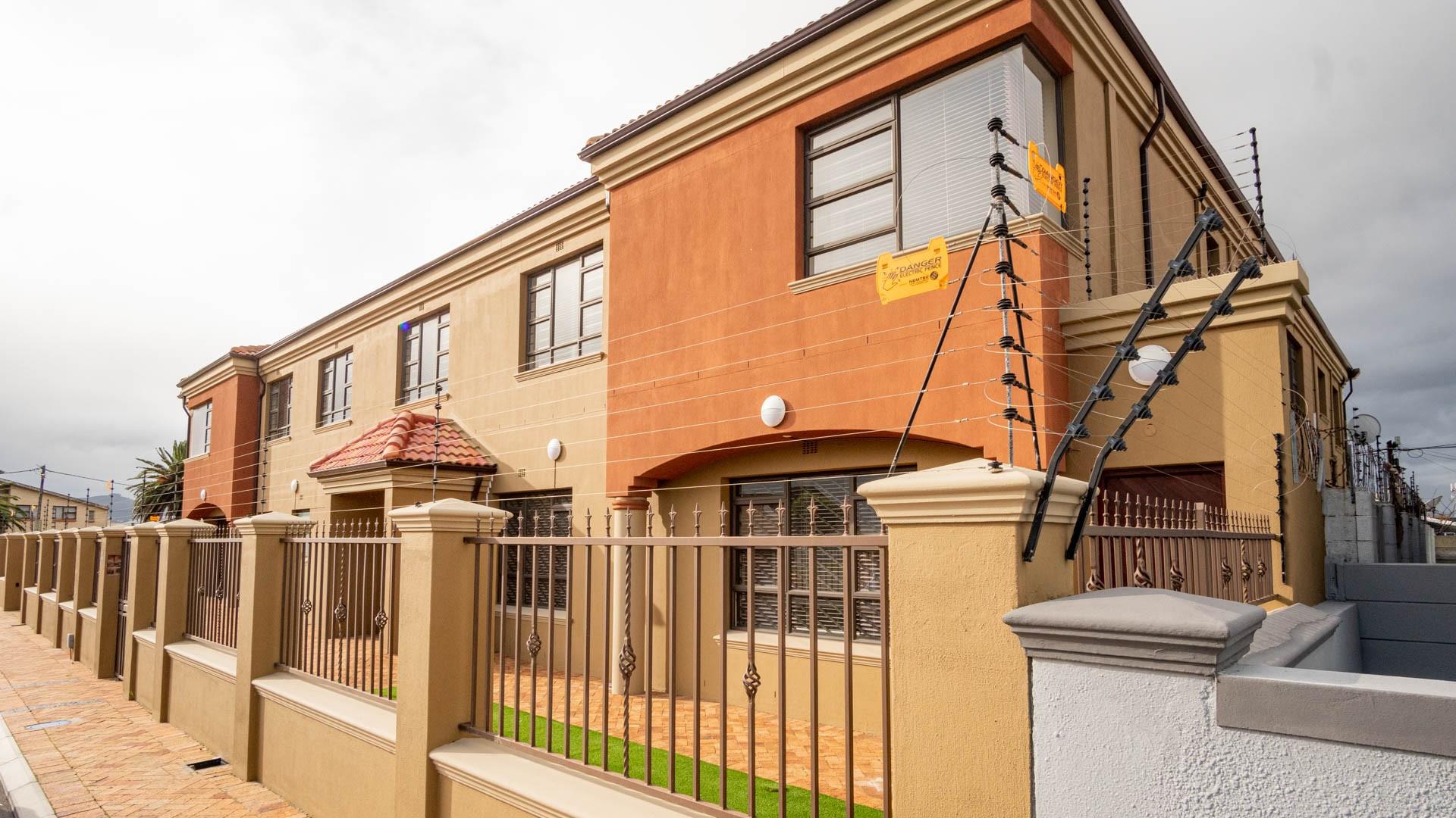 Apartments / flats for sale in Parow Parow Property