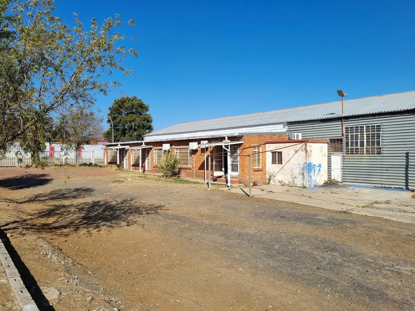 Industrial property to rent in Hamilton 64 Piet Human Street P24