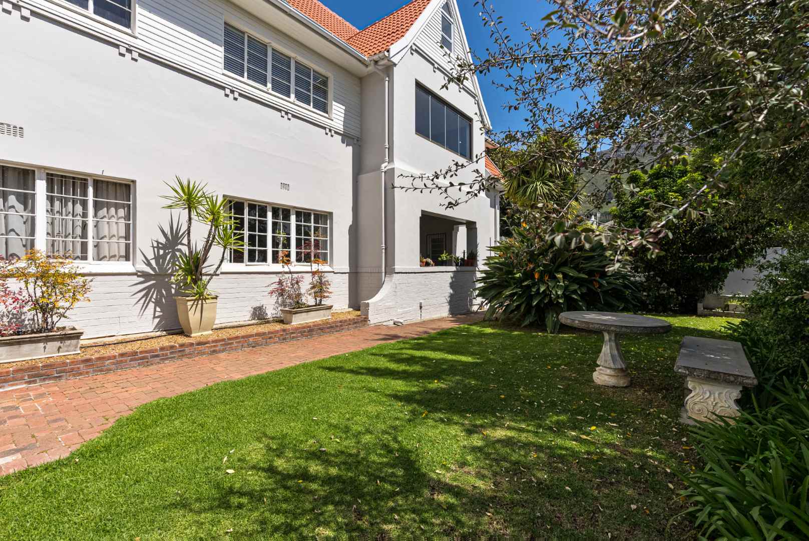 Oranjezicht Property Apartments / flats for sale in Oranjezicht