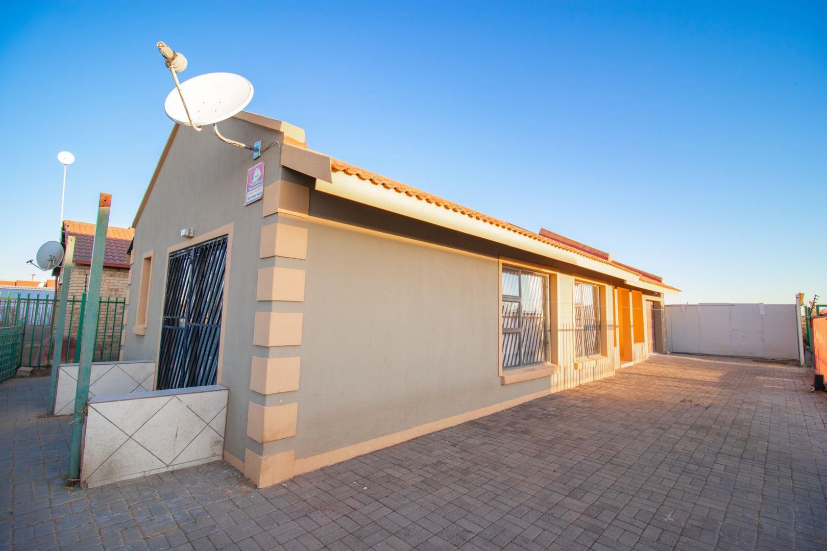 Mandela View, Bloemfontein Property Property and houses for sale in