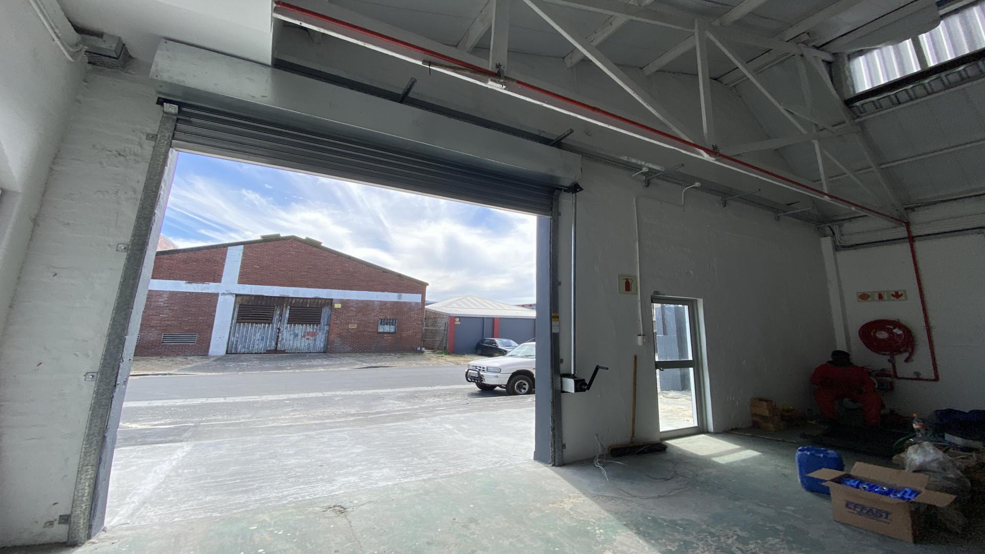 Industrial property to rent in Maitland Maitland, Cape Town, 7405