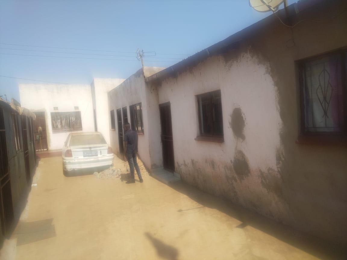 6 Bedroom House for sale in Ivory Park P24111789963