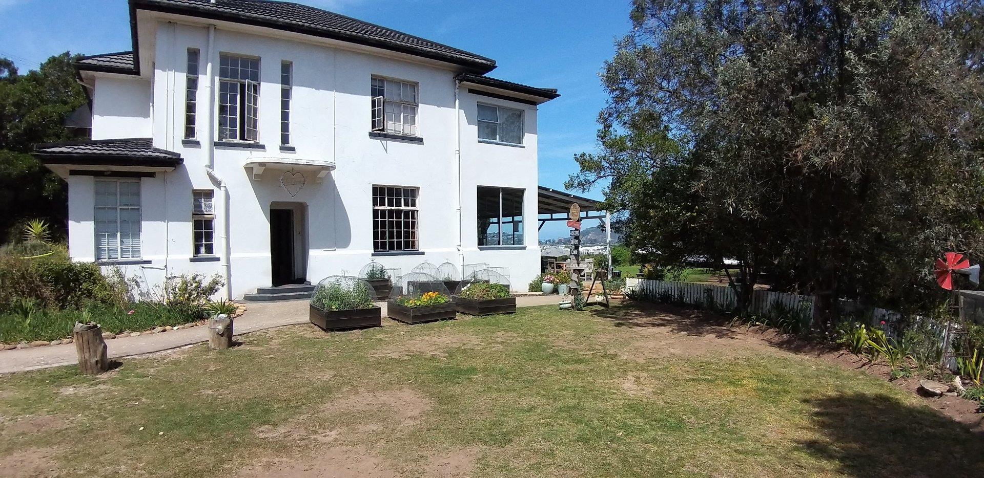 Commercial property for sale in Knysna Central P24111793068