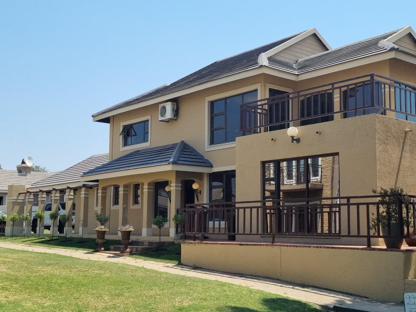 5 Bedroom House for sale in Lichtenburg P24111809284