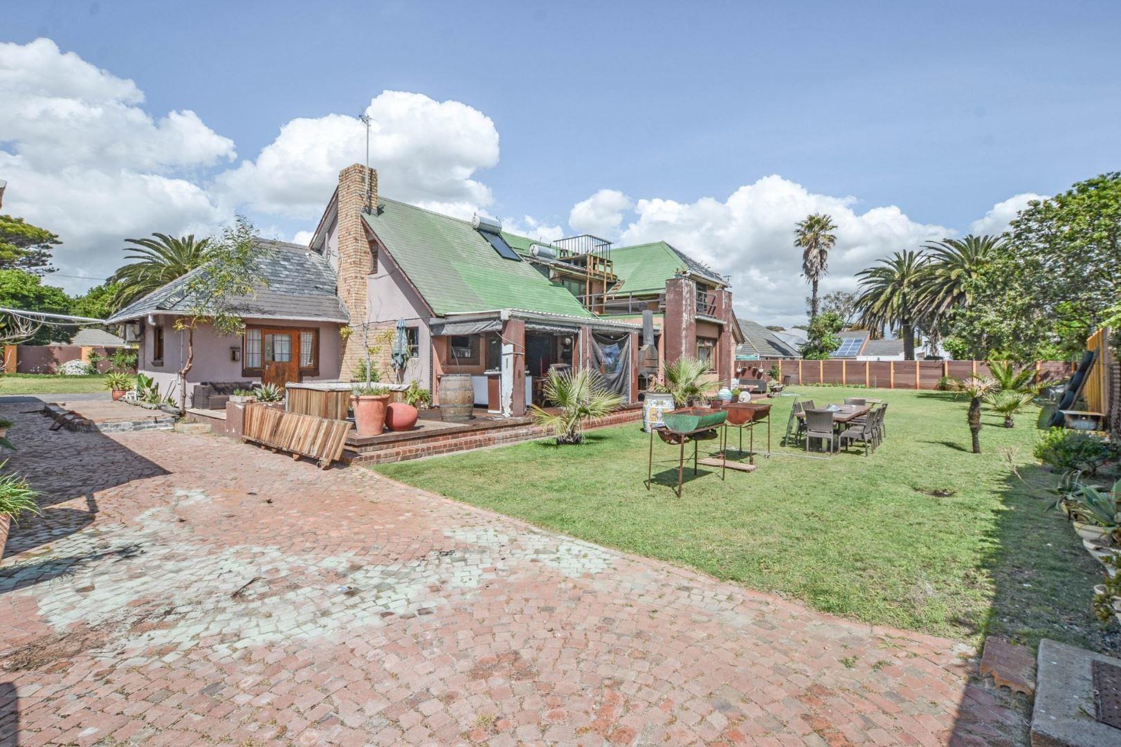 9 Bedroom House for sale in Milnerton Central 27 Alamein Road P24111811479