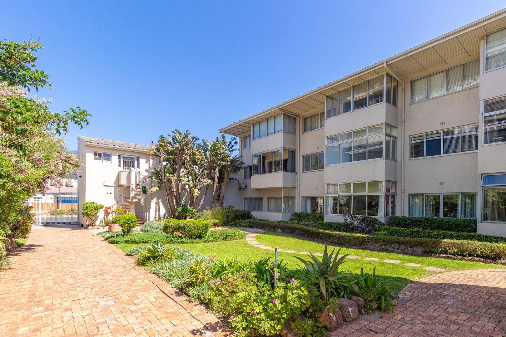 Mouille Point Property Apartments / flats for sale in Mouille Point