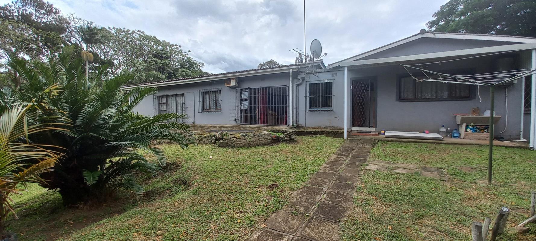 2 Bedroom House for sale in Uvongo Beach P24111815801