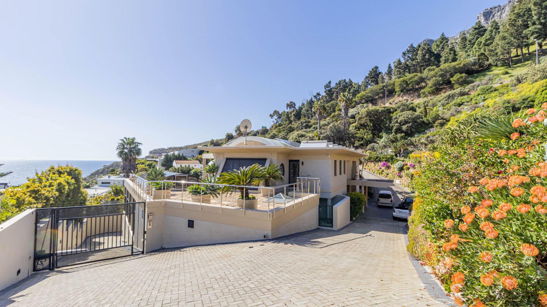 5 Bedroom House for sale in Llandudno P24111816780