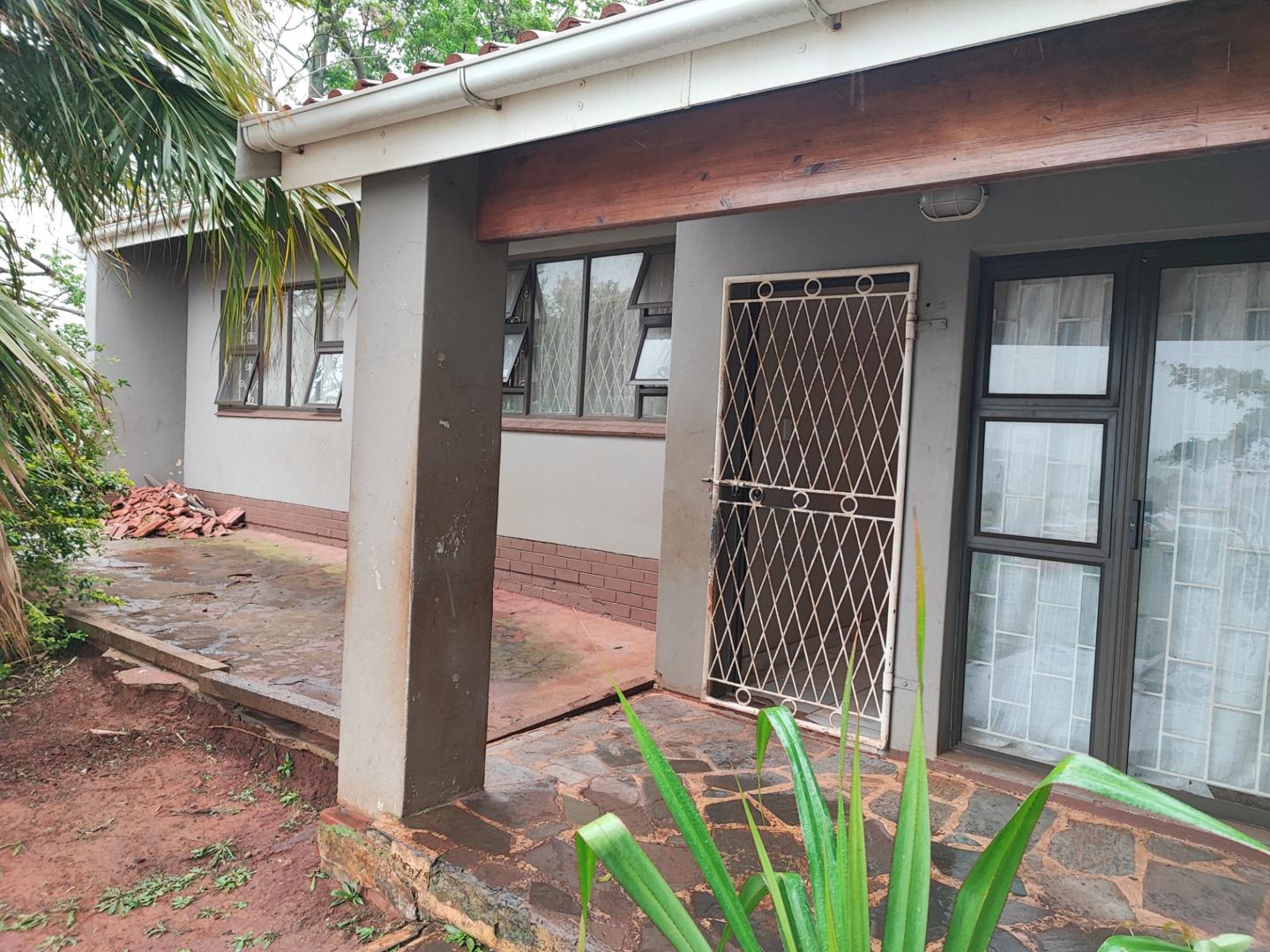 5 Bedroom House for sale in Isipingo Hills P24111818368