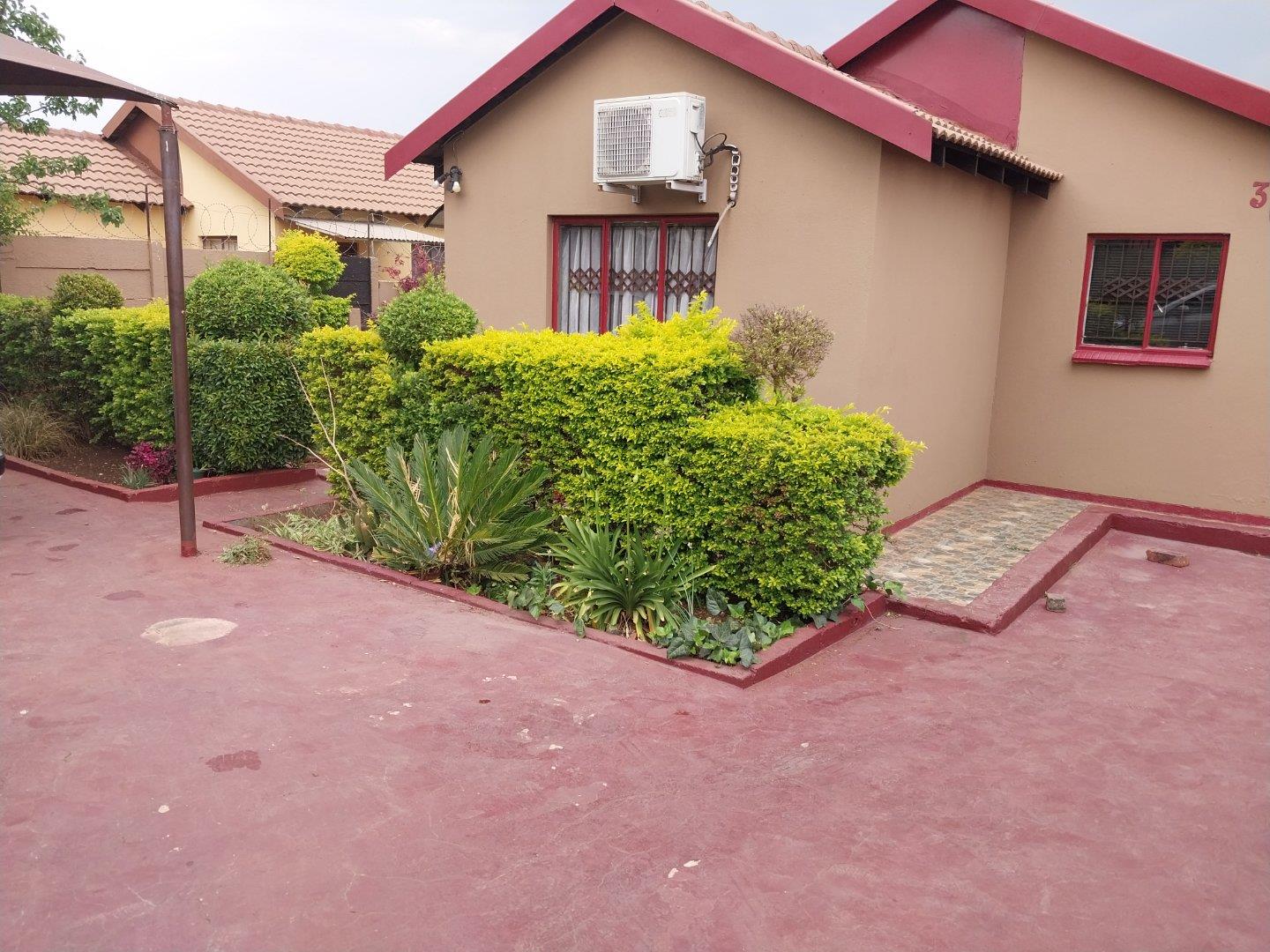 Lotus Gardens Property Property and houses to rent in Lotus Gardens