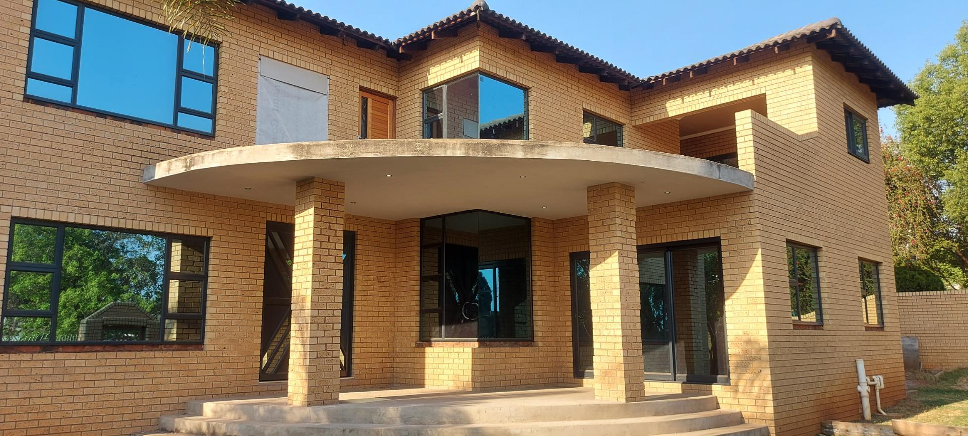 10 Bedroom House for sale in Erasmia P24111825816