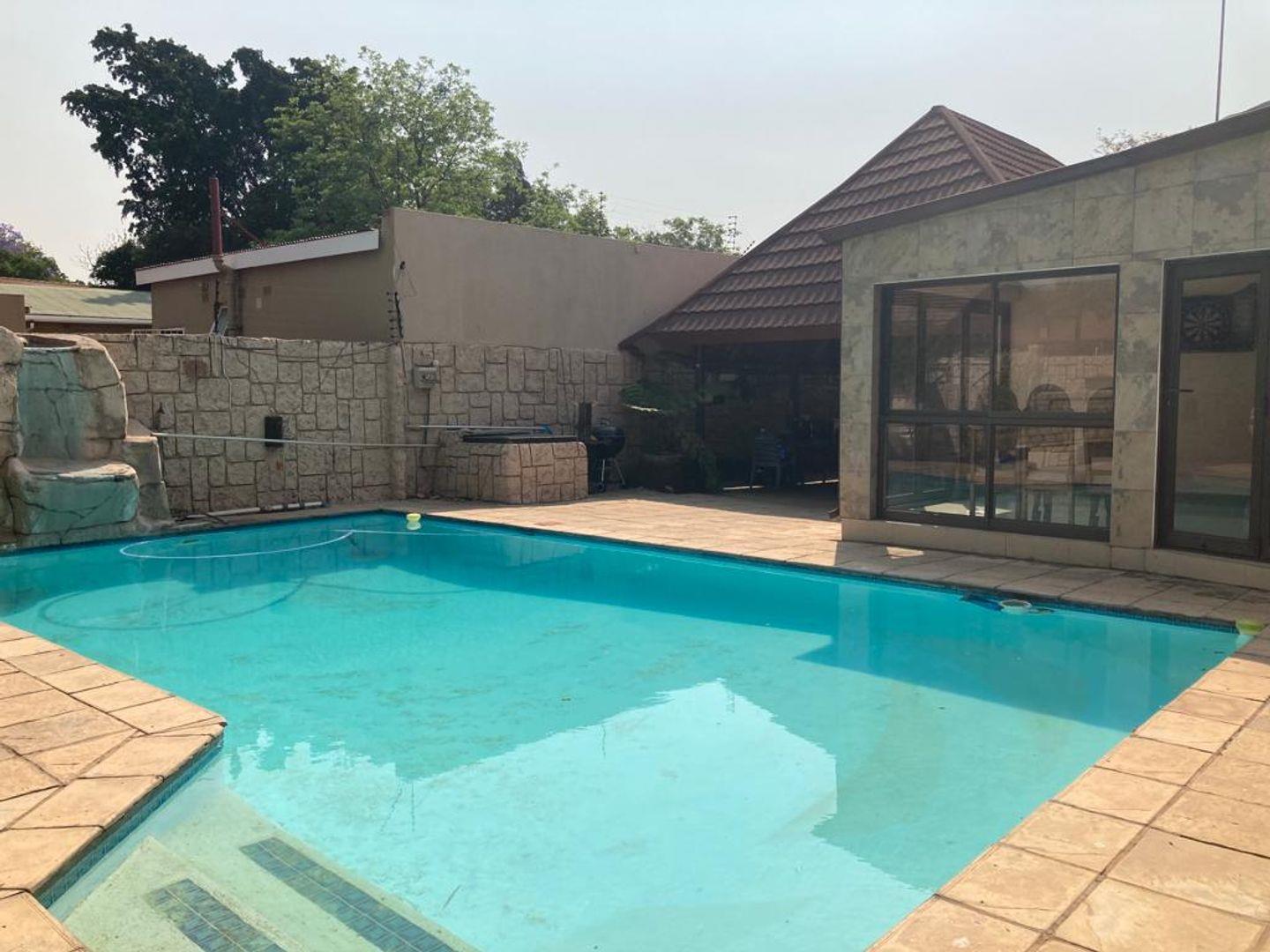 4 Bedroom House for sale in Bodorp P24111831483