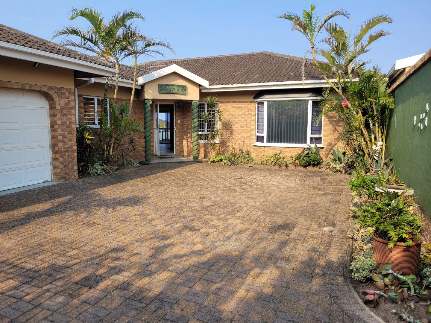 3 Bedroom Townhouse for sale in Shelly Beach P24111835040