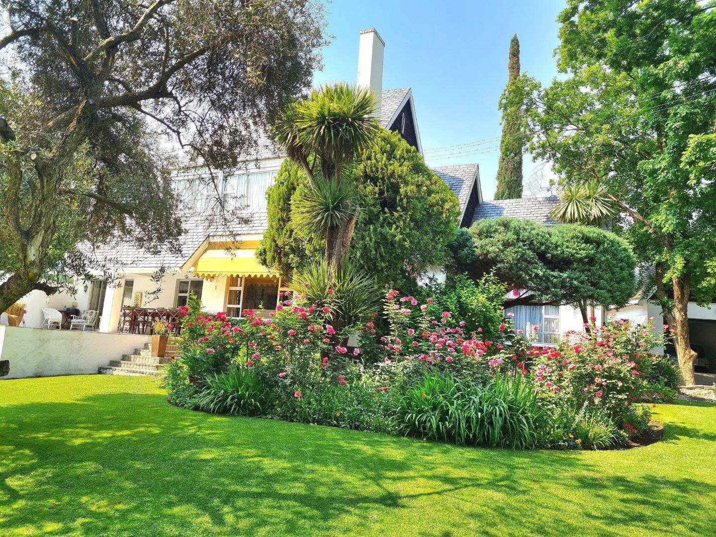 4 Bedroom House for sale in Bayswater P24111659714