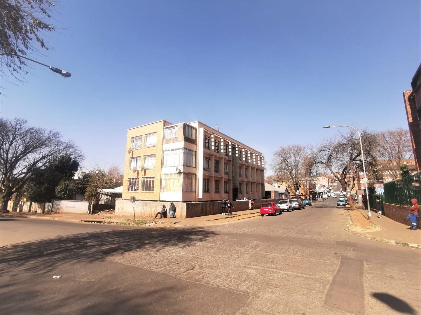 25 Bedroom House for sale in Yeoville P24111838096