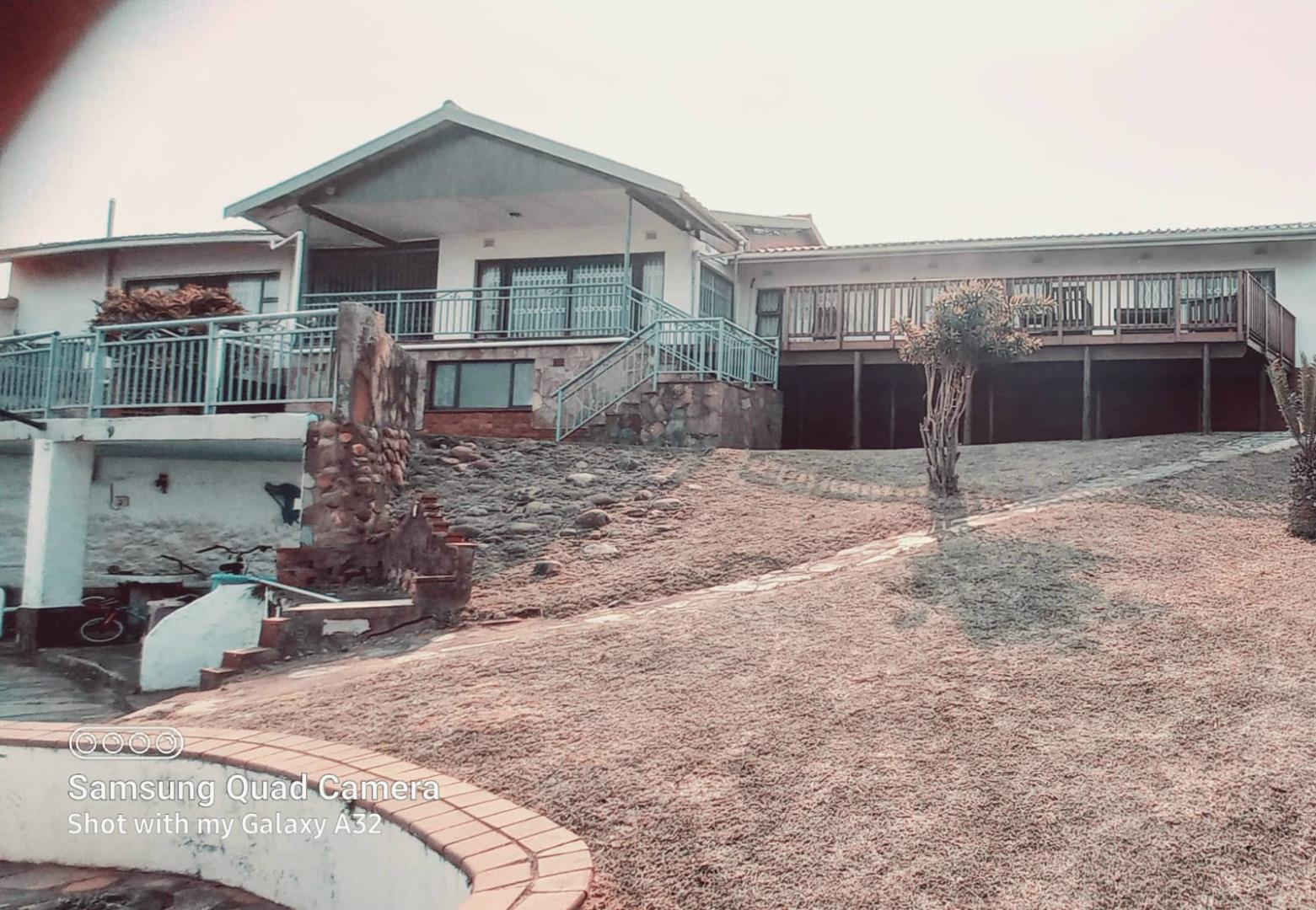 7 Bedroom House for sale in Athlone Park P24111841641