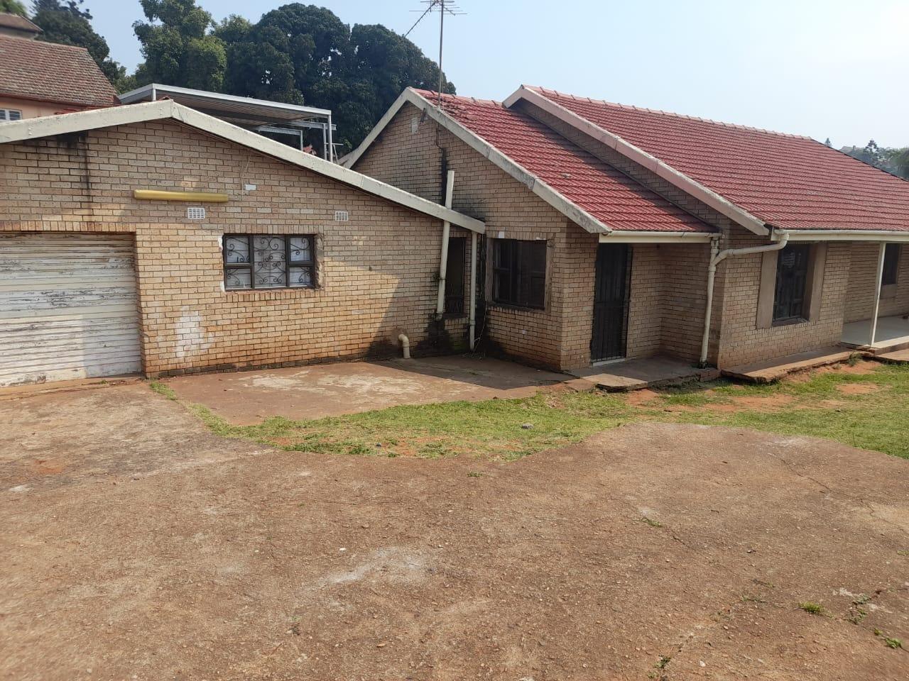 6 Bedroom House for sale in Isipingo Hills P24111842746