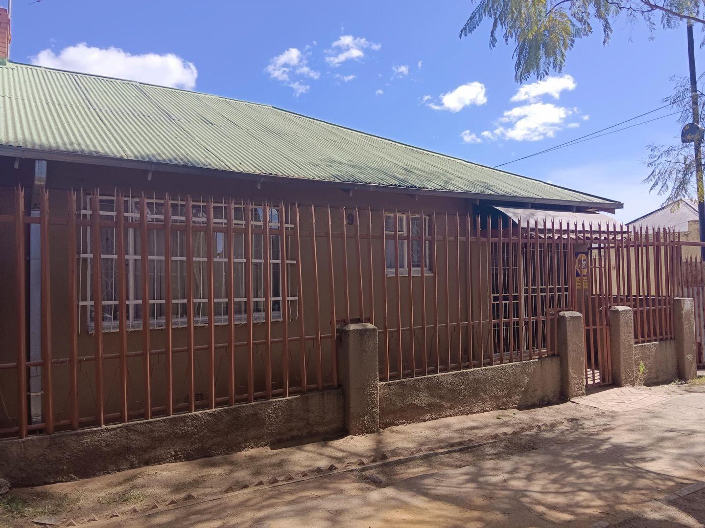 2 Bedroom House for sale in Turffontein 19 Von Brandis Street P24