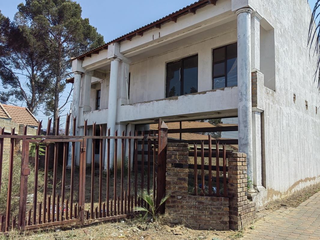 6 Bedroom House for sale in Philip Nel Park P24111854970