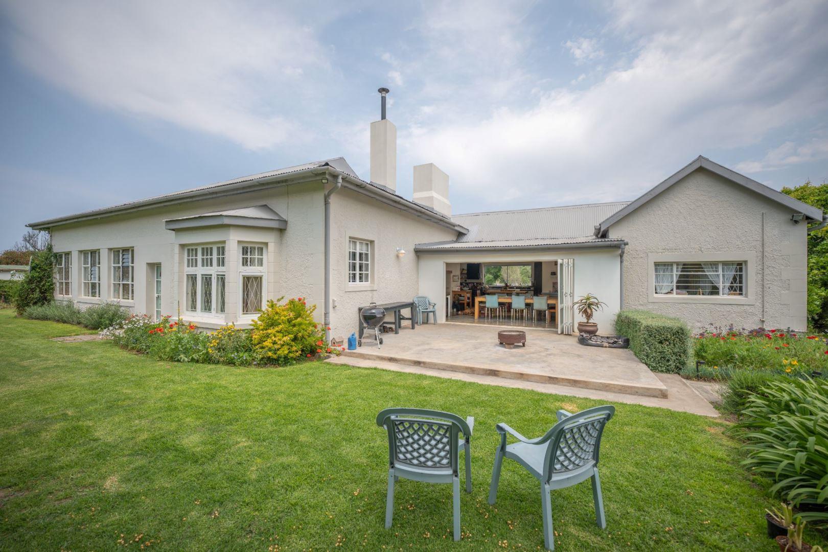 4 Bedroom House for sale in Bedford 2 Cradock Street P24111864530