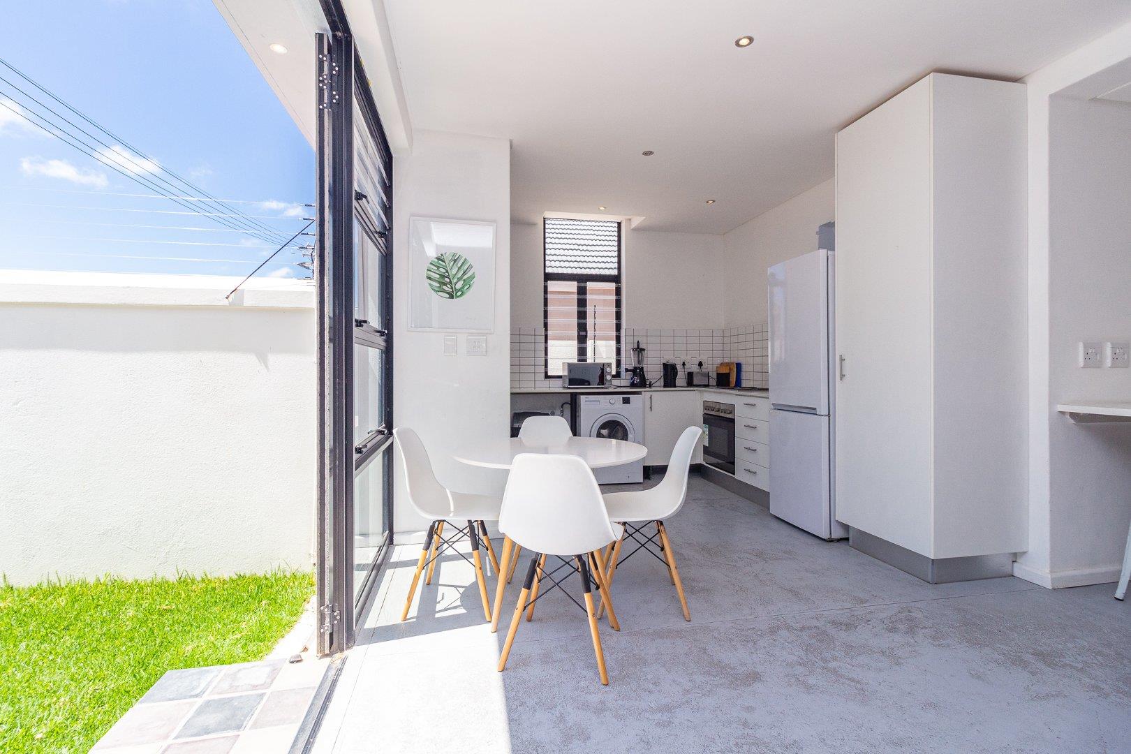 5 Bedroom Apartment / flat to rent in Rondebosch 6 Wiersma Road P24