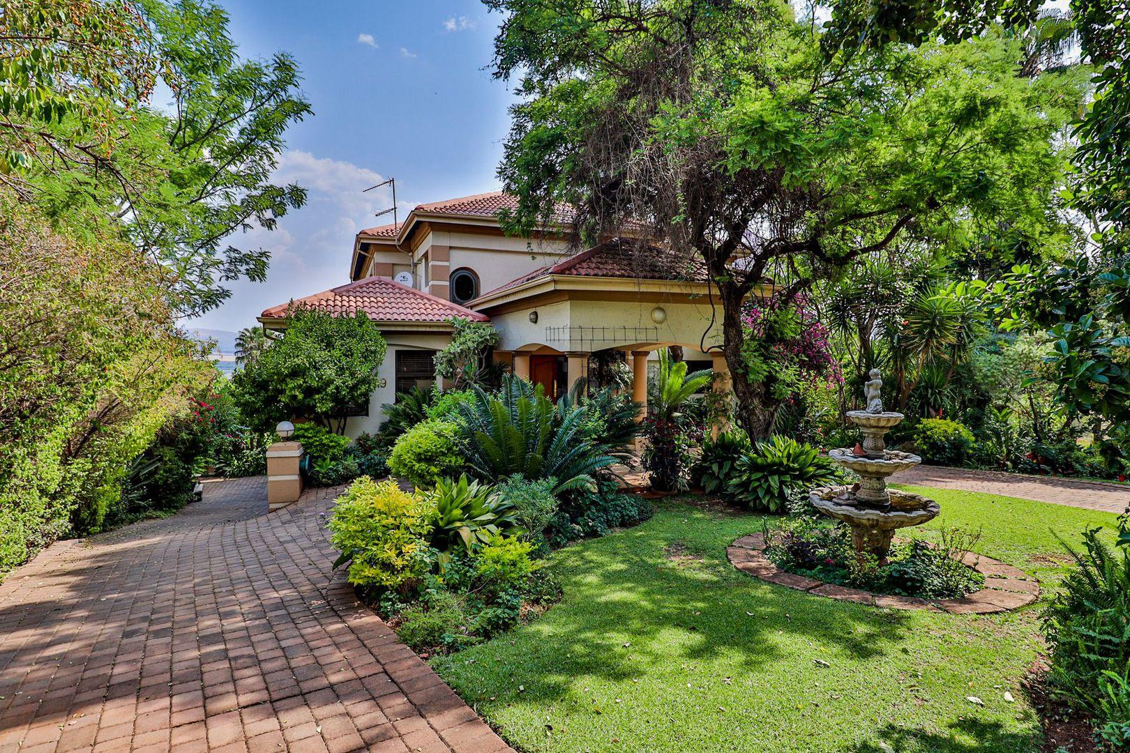 4 Bedroom House for sale in Kosmos Ridge P24111878584