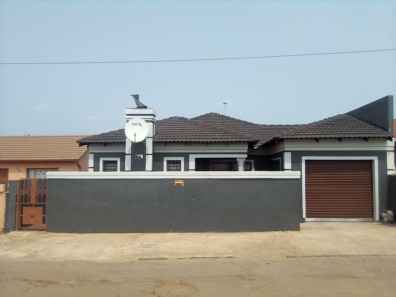 Mohlakeng Property Property and houses for sale in Mohlakeng Page 5