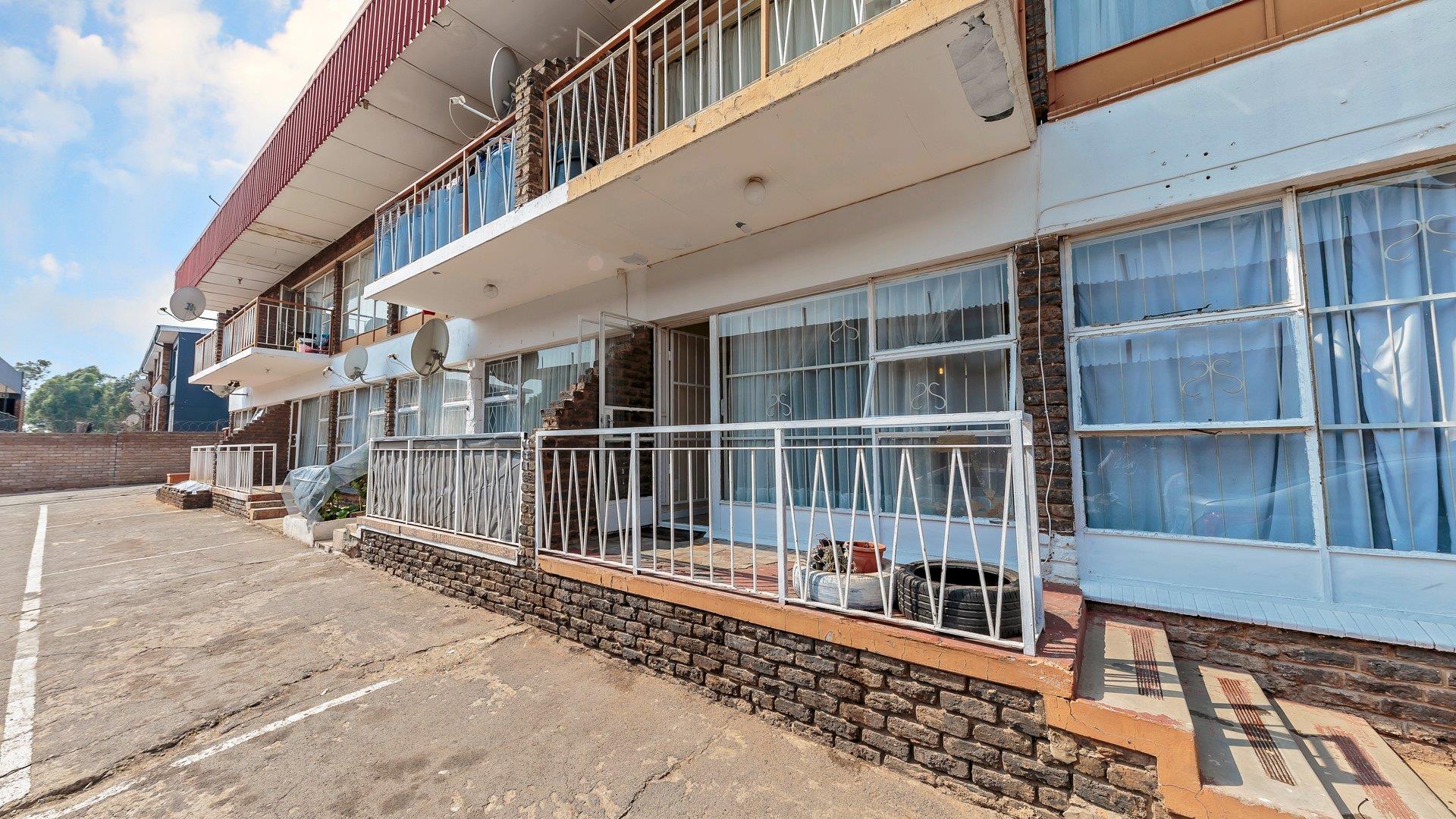 2 Bedroom Apartment / flat for sale in Wentworth Park P24111732187