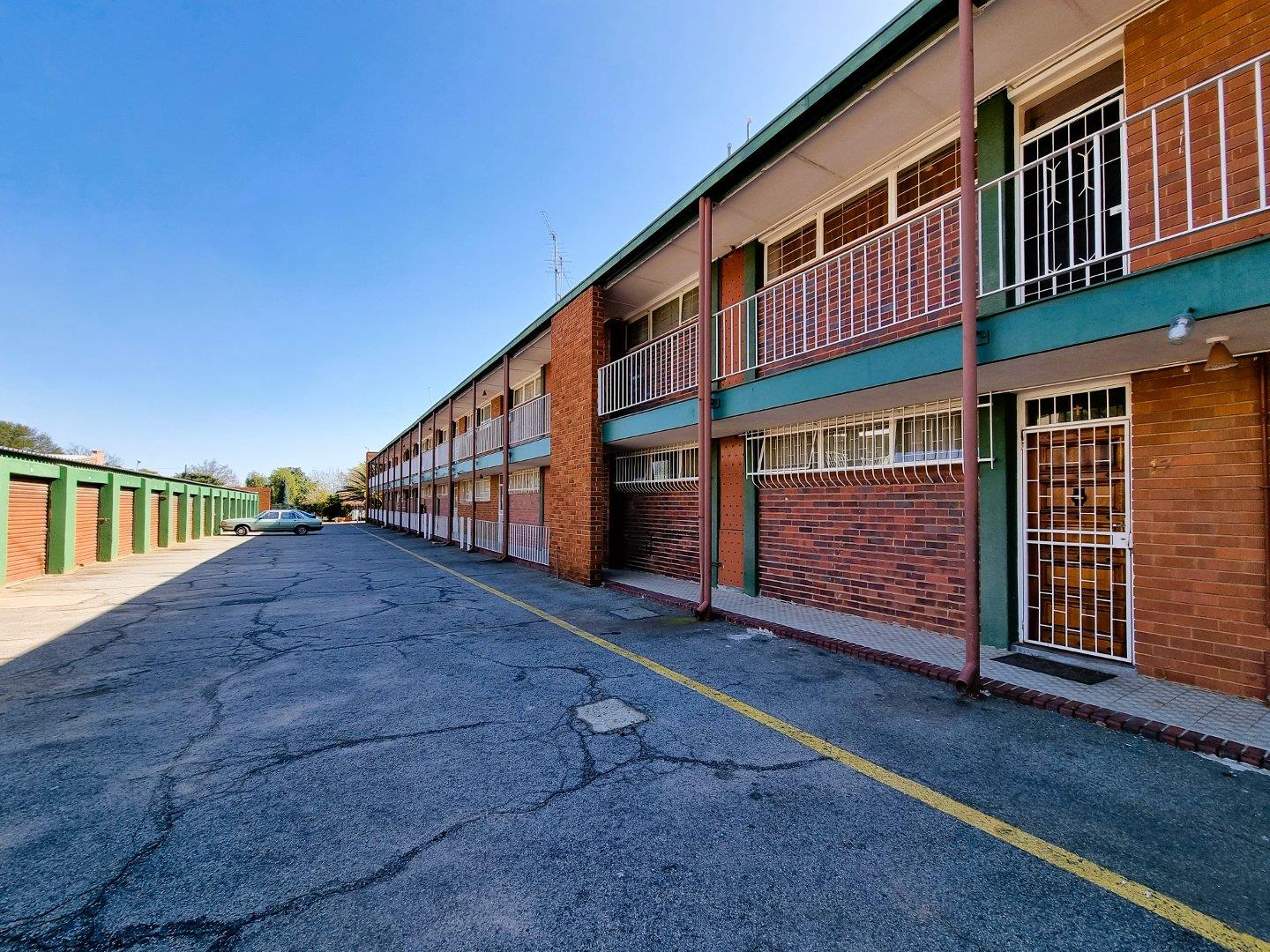 3 Bedroom Apartment / flat for sale in Greenhills 20 Panorama Hof P24111880280