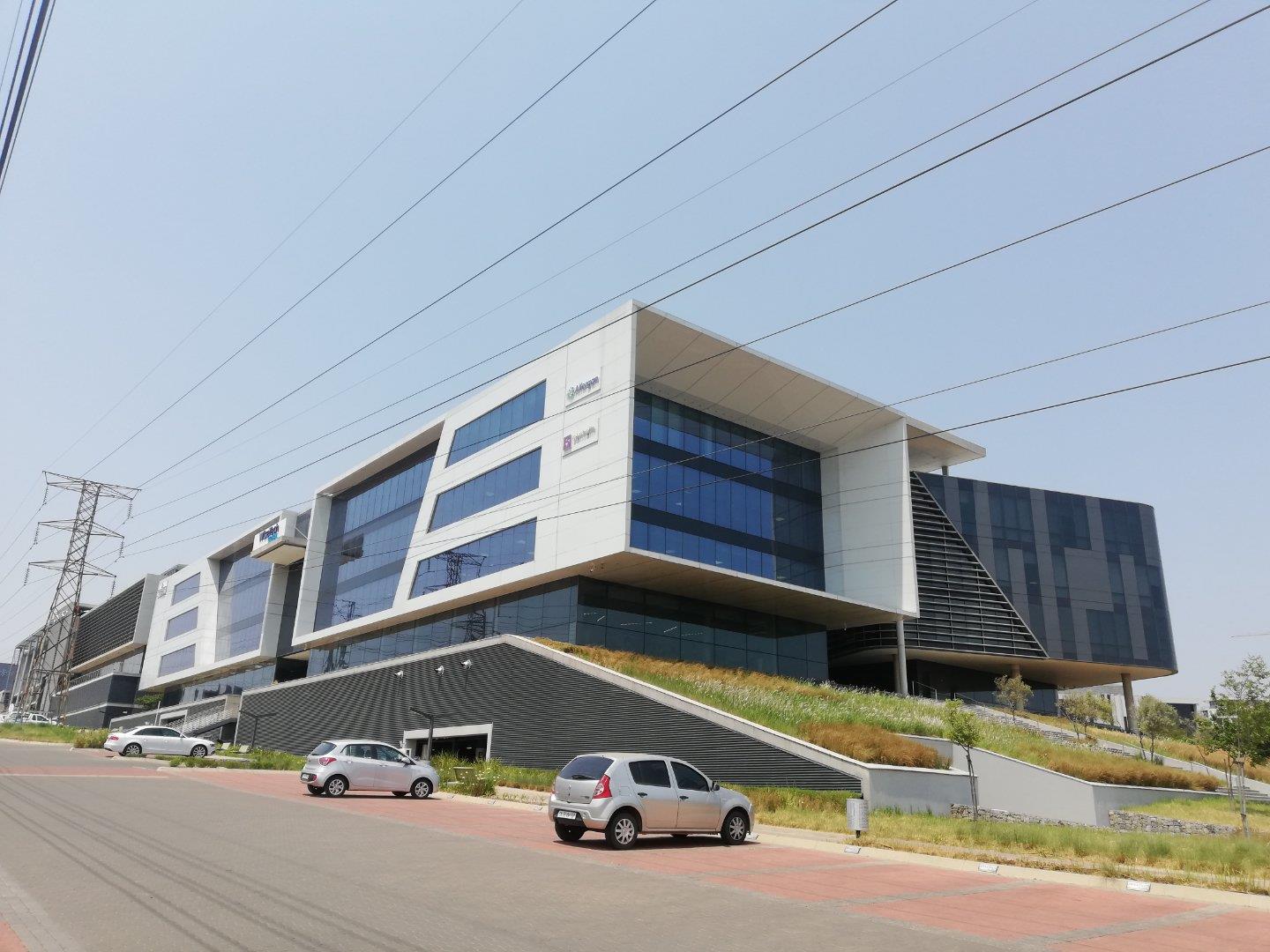 Commercial property to rent in Waterfall Country Estate Magwa Cres