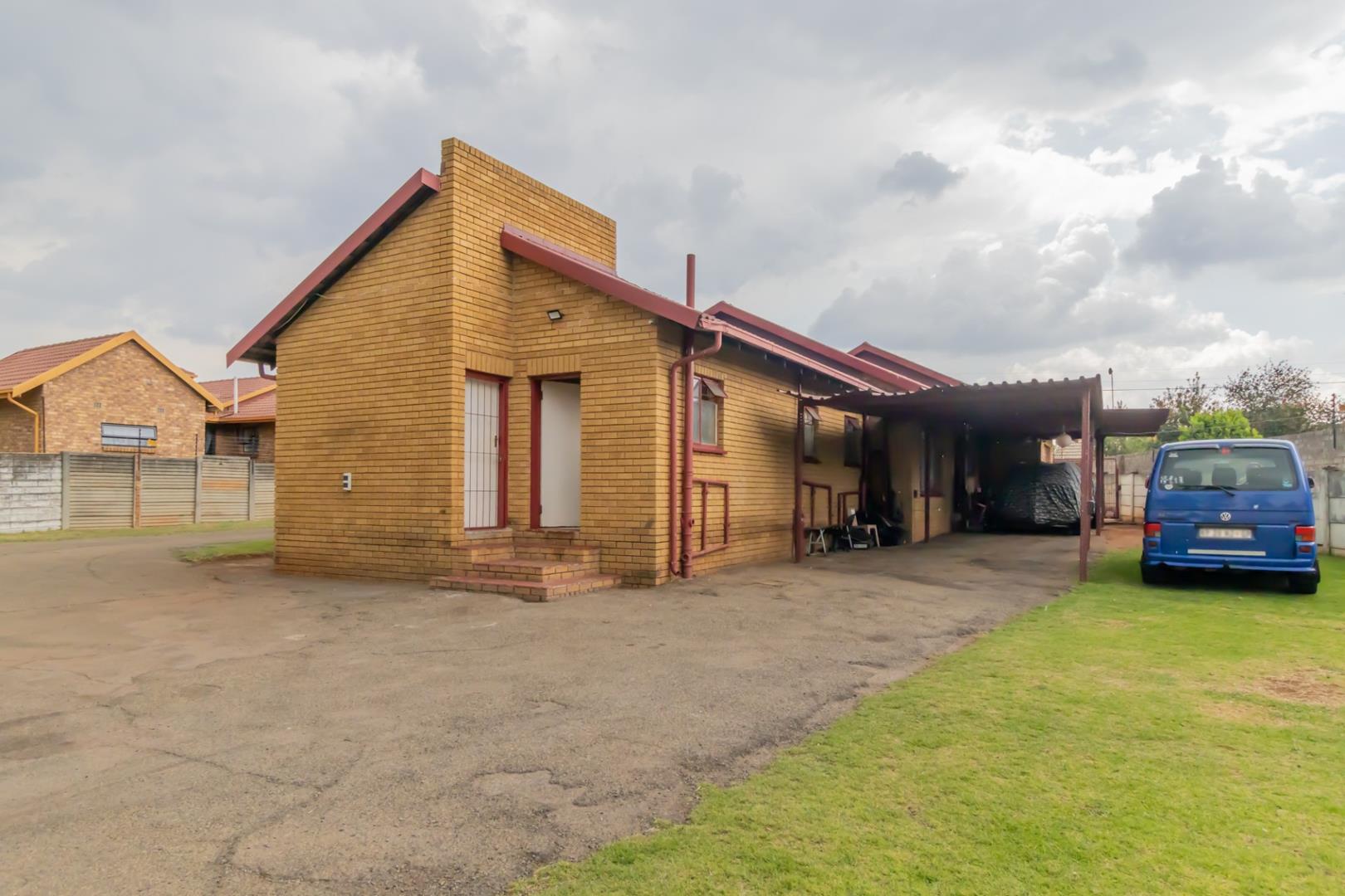 4 Bedroom House for sale in Bakerton 5 Sapele Road P24111944226