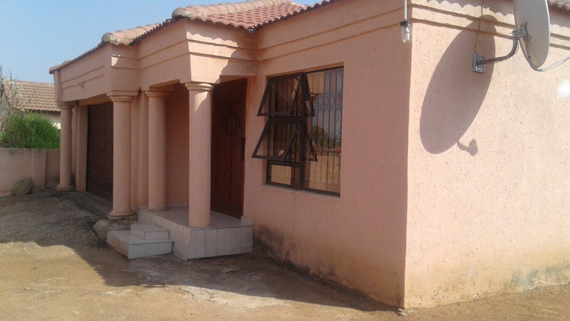2 Bedroom House for sale in Mabopane P24111945150