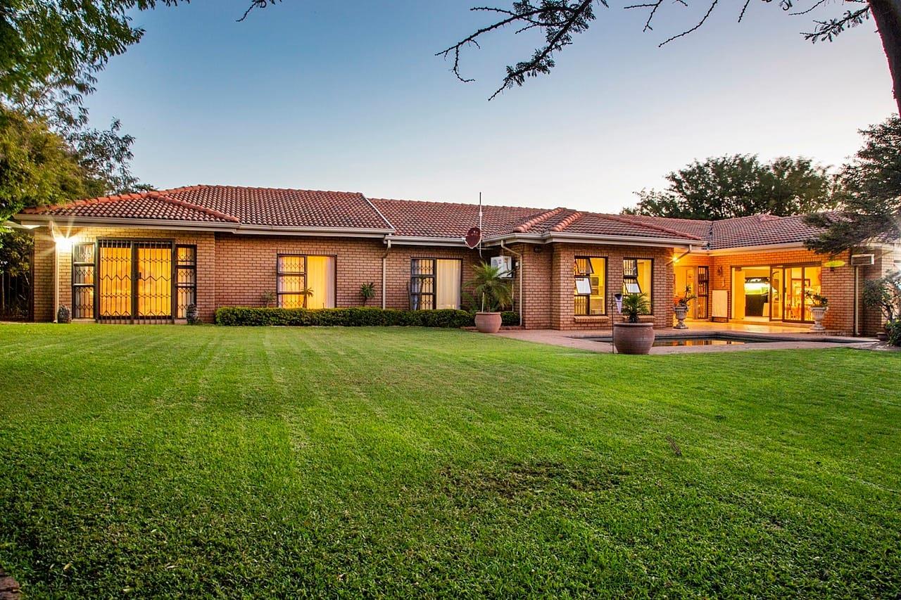 7 Bedroom House for sale in Broadlands Estate P24111956576