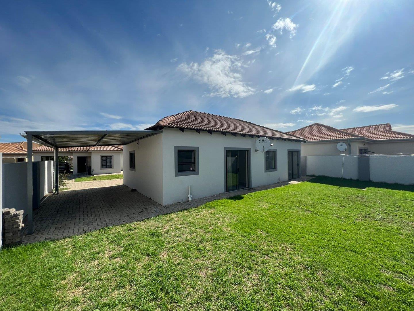 3 Bedroom House for sale in Waterberry Estate P24111599977