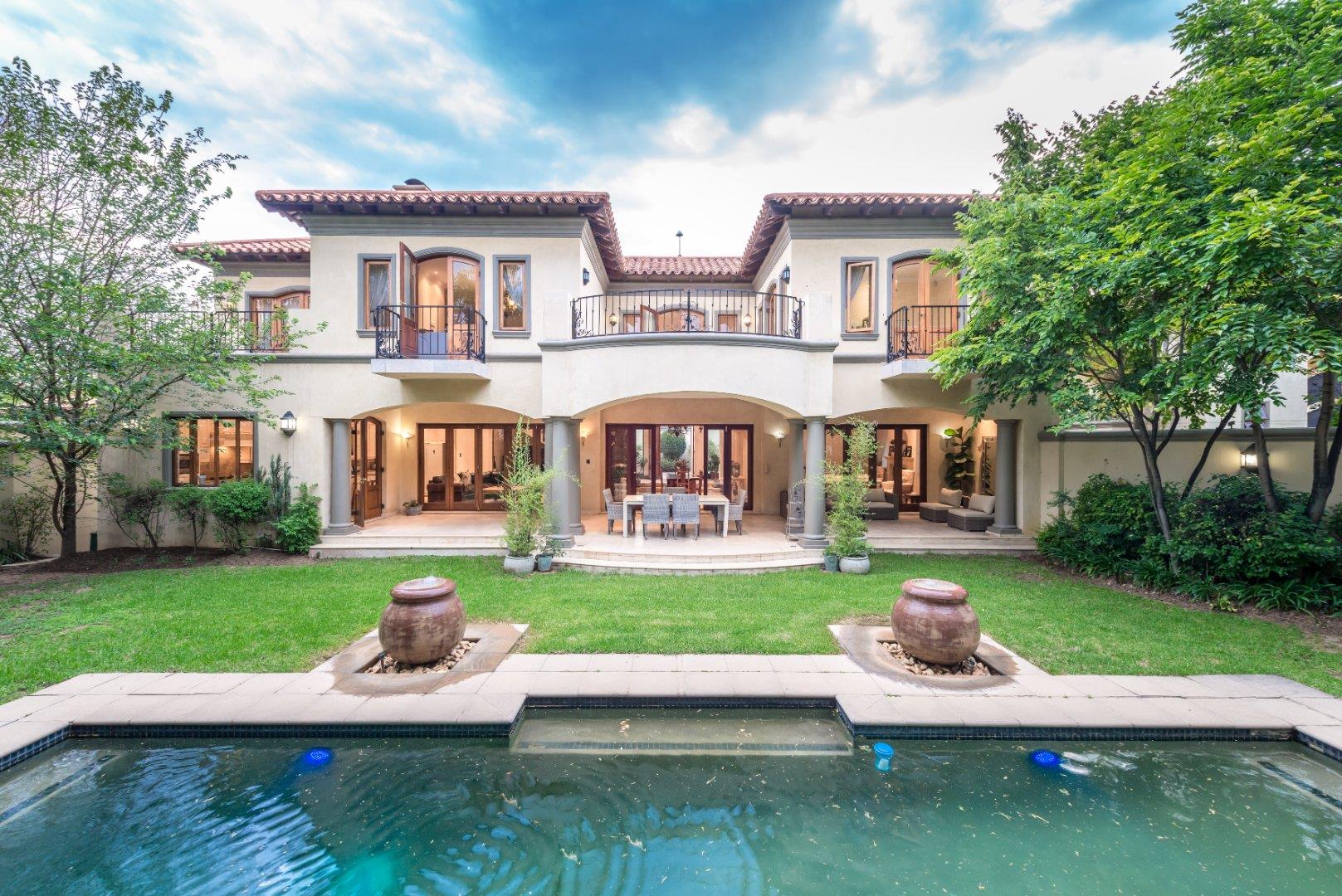 4 Bedroom House for sale in Bryanston P24111972377