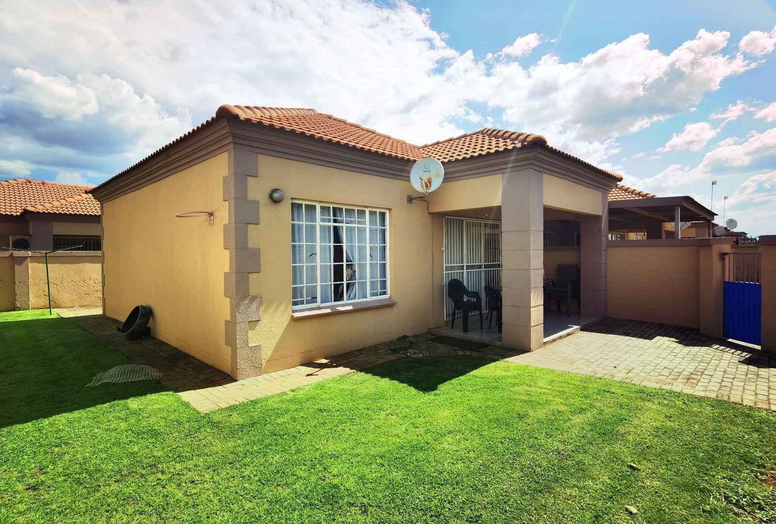 3 Bedroom Townhouse for sale in Baillie Park P24111977334