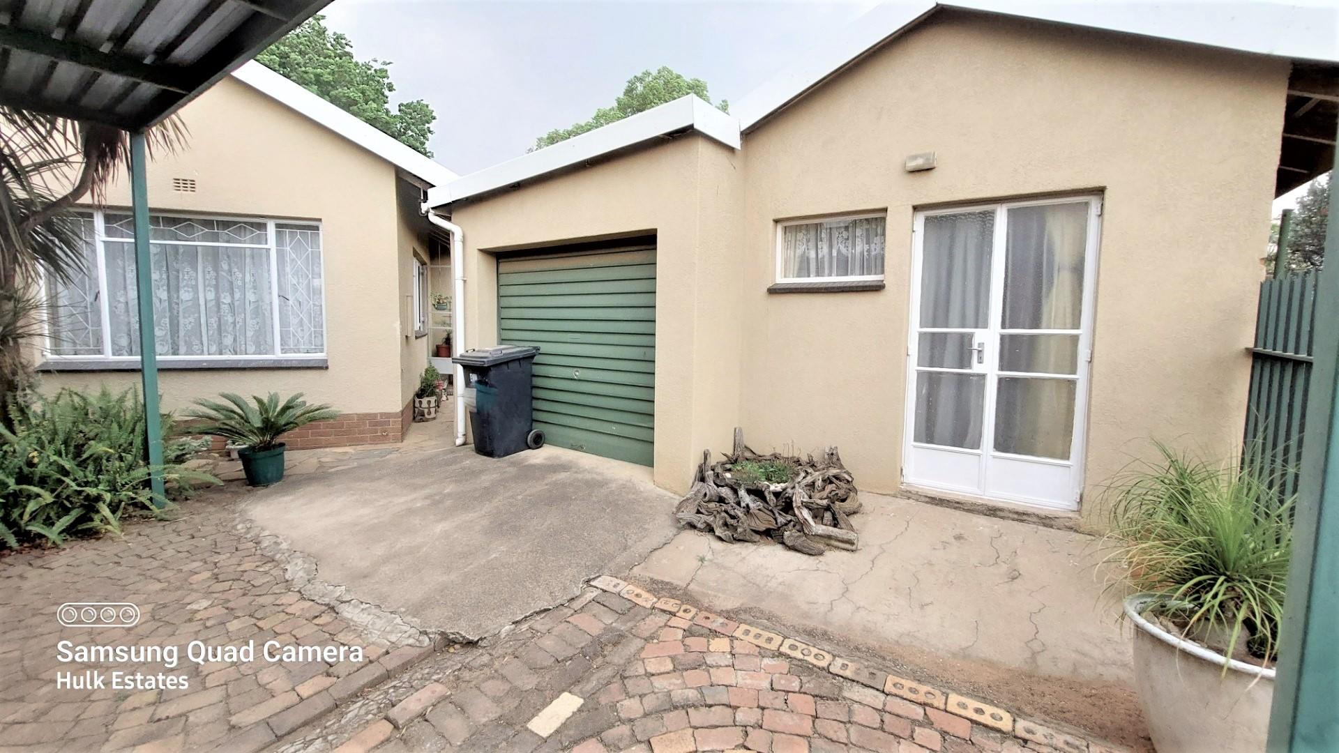 3 Bedroom House for sale in Ferryvale P24114093810