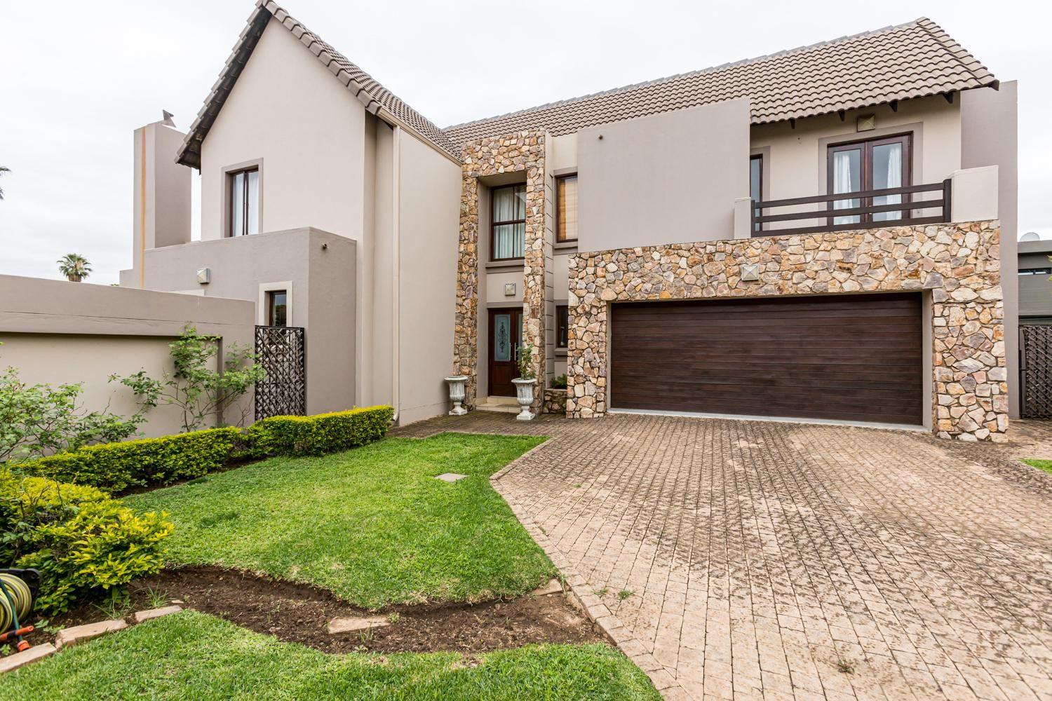 3 Bedroom House for sale in Silver Lakes 1483 Silver Lakes Road P24