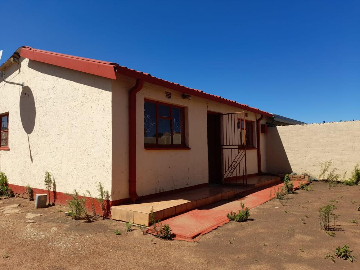 2 Bedroom House for sale in Zola 44 Bhedla Street P24113619916