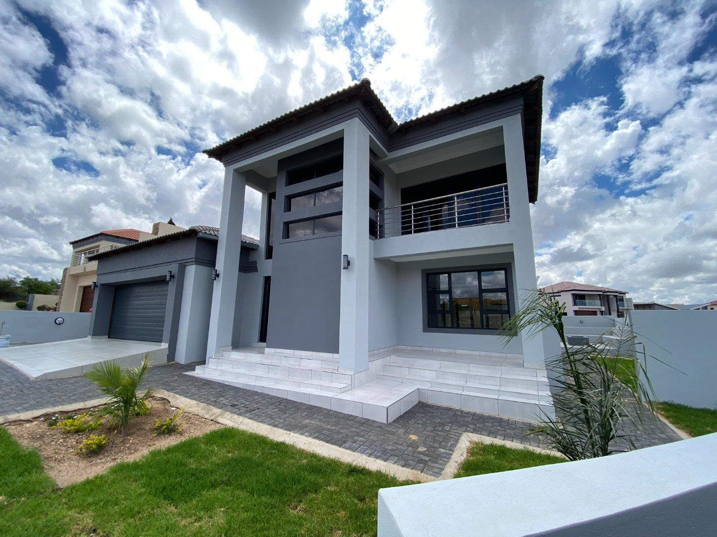 4 Bedroom House for sale in Woodhill Estate P24111997601