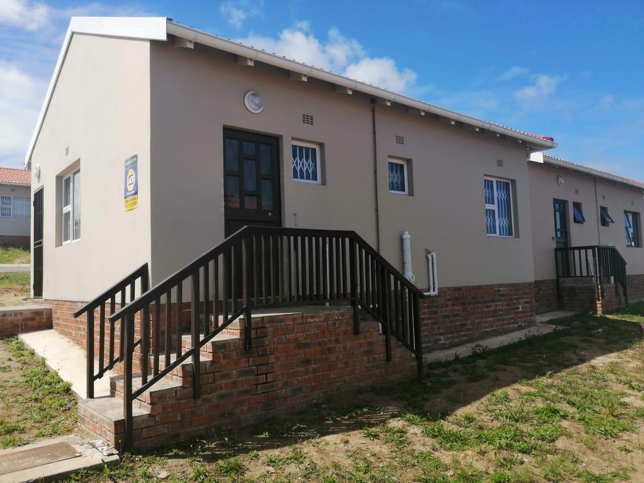 2 Bedroom Townhouse for sale in Amalinda P24112000348